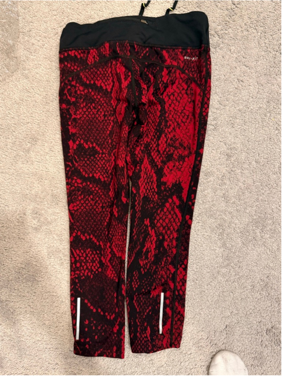 Nike Pants - Women's Nike Dri-FIT Red Black Snake‎ Print Leggings S